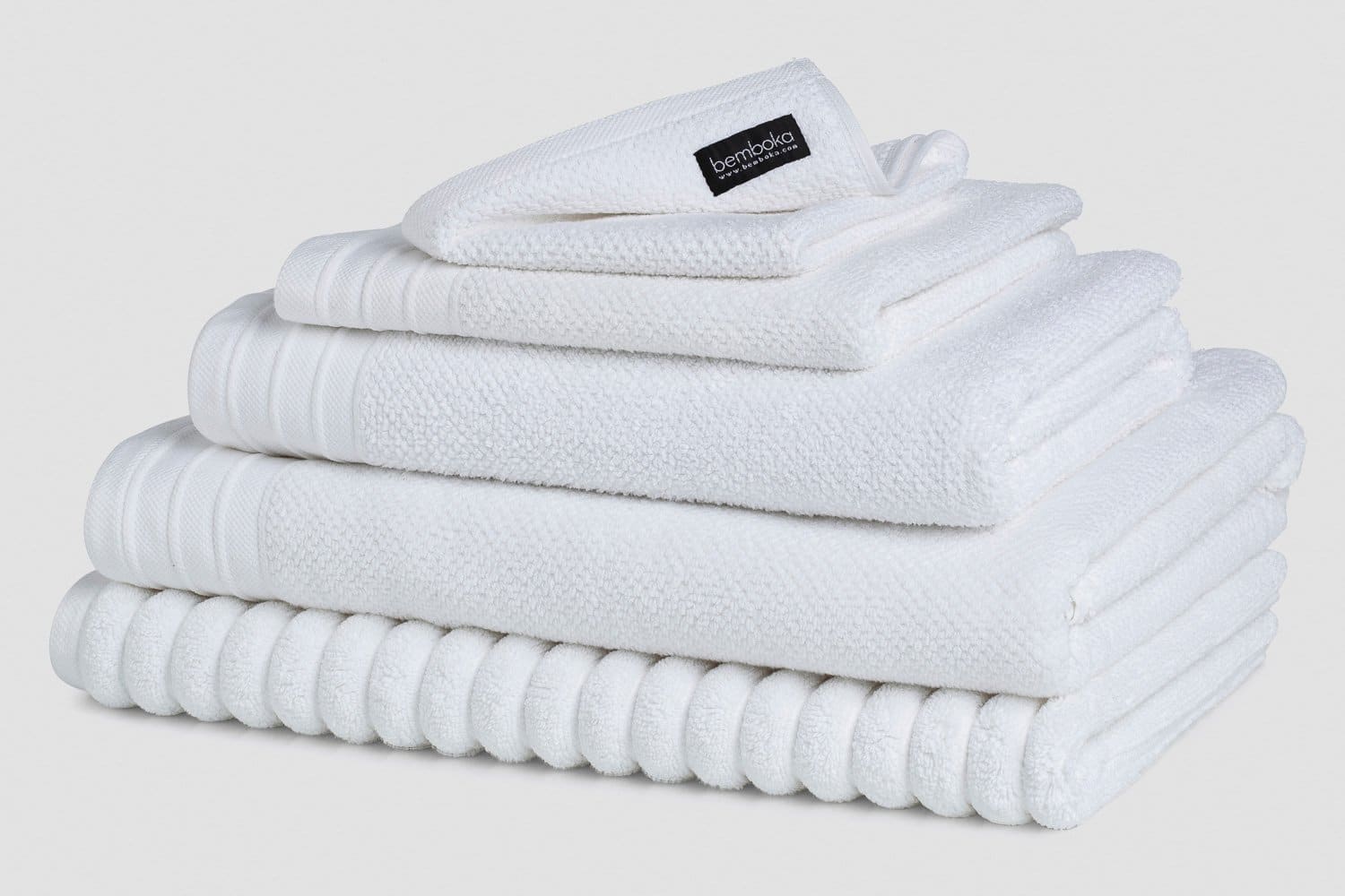 jacquard bath towels in white colour
