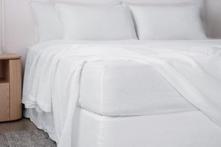 linen fitted sheet in white colour