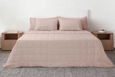 linen quilt in blush colour