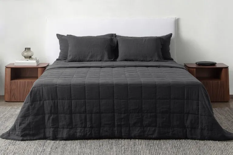 Luxury Linen Quilts Filled with Cotton