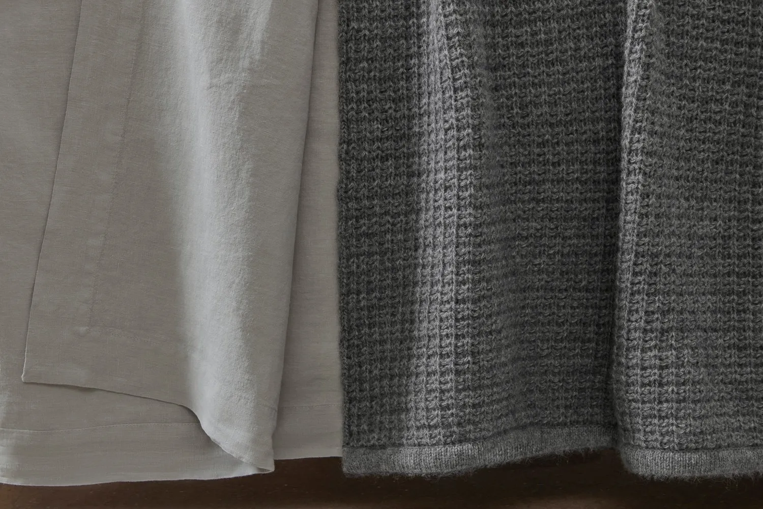 chunky box throw in pale grey colour