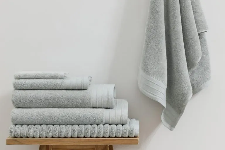 luxe towel in dove colour