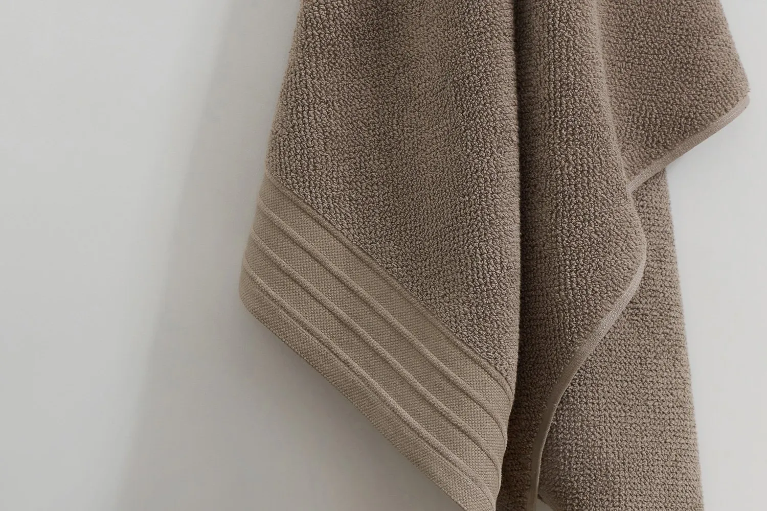 jacquard hand towel in mocha colour