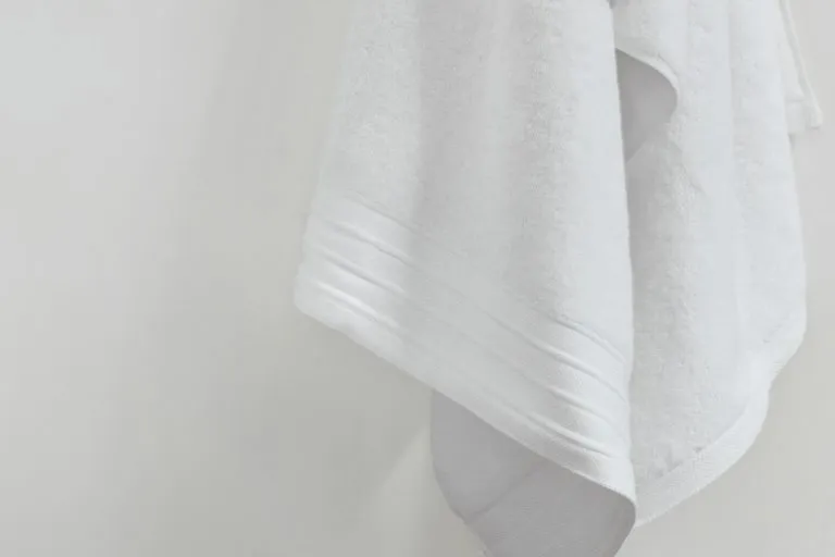 luxe hand towel in white colour