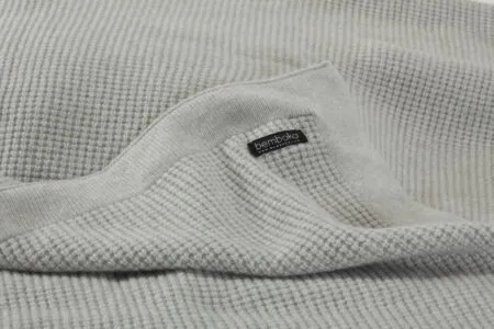 pure italian cashmere small box throw in oyster