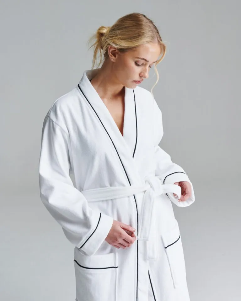 cotton velour bathrobe in white/black