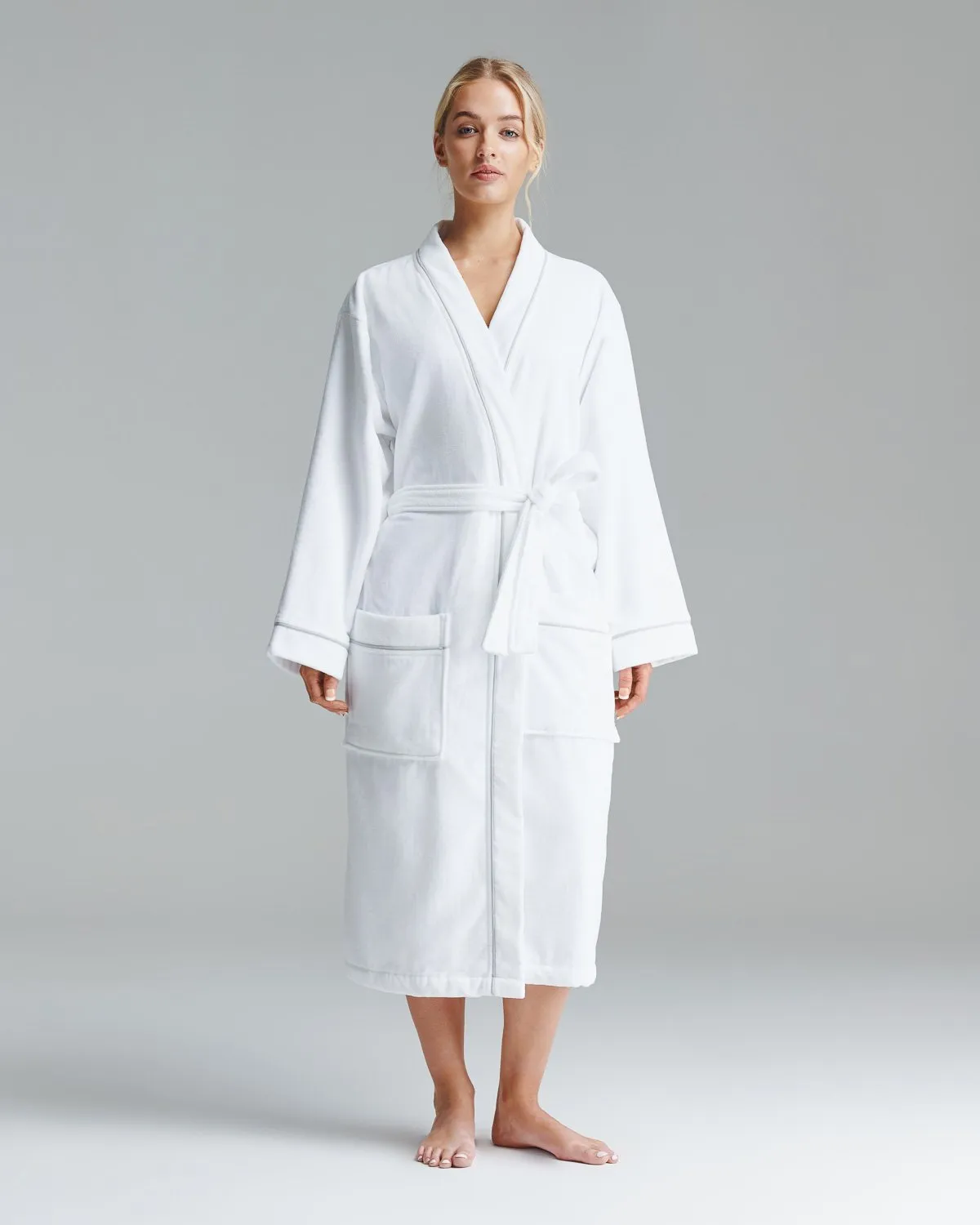 cotton velour bathrobe in white/silver