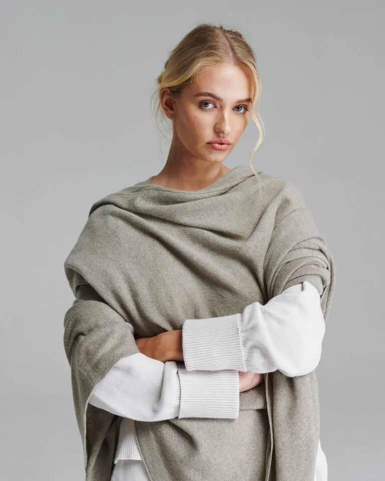 italian cashmere shawl in mocha